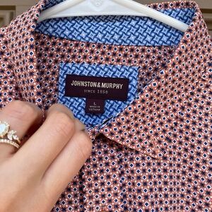 (2) Men’s Johnston & Murphy Button up shirts
